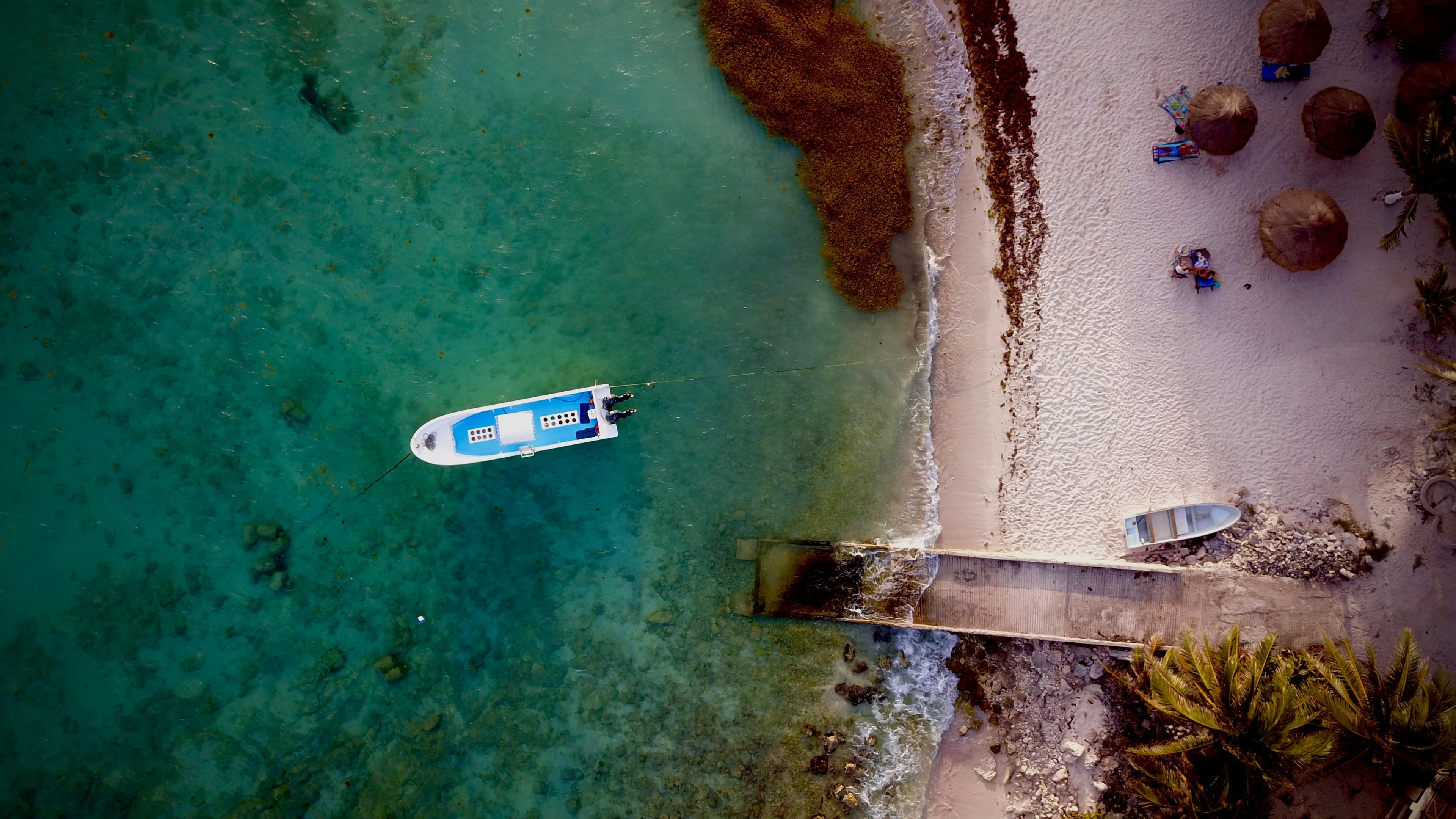 Puerto Morelos pier with leaning lighthouse